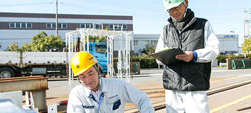 別々の入出荷場所の設置しているので同時作業が可能。